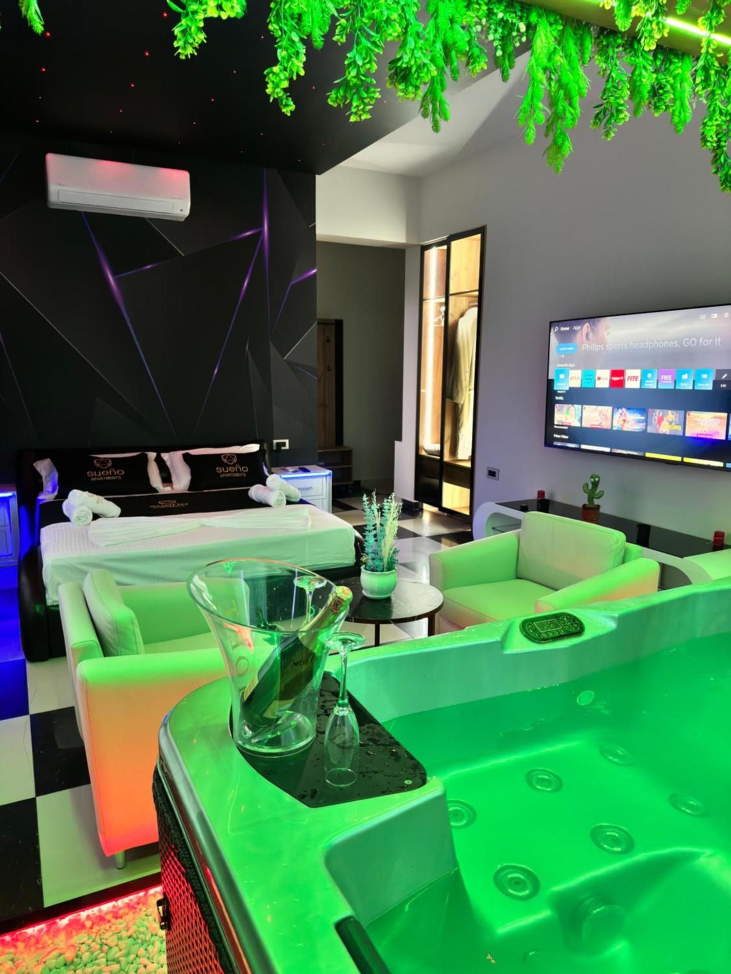 Sueno Apartments & Suites Тирана Экстерьер фото