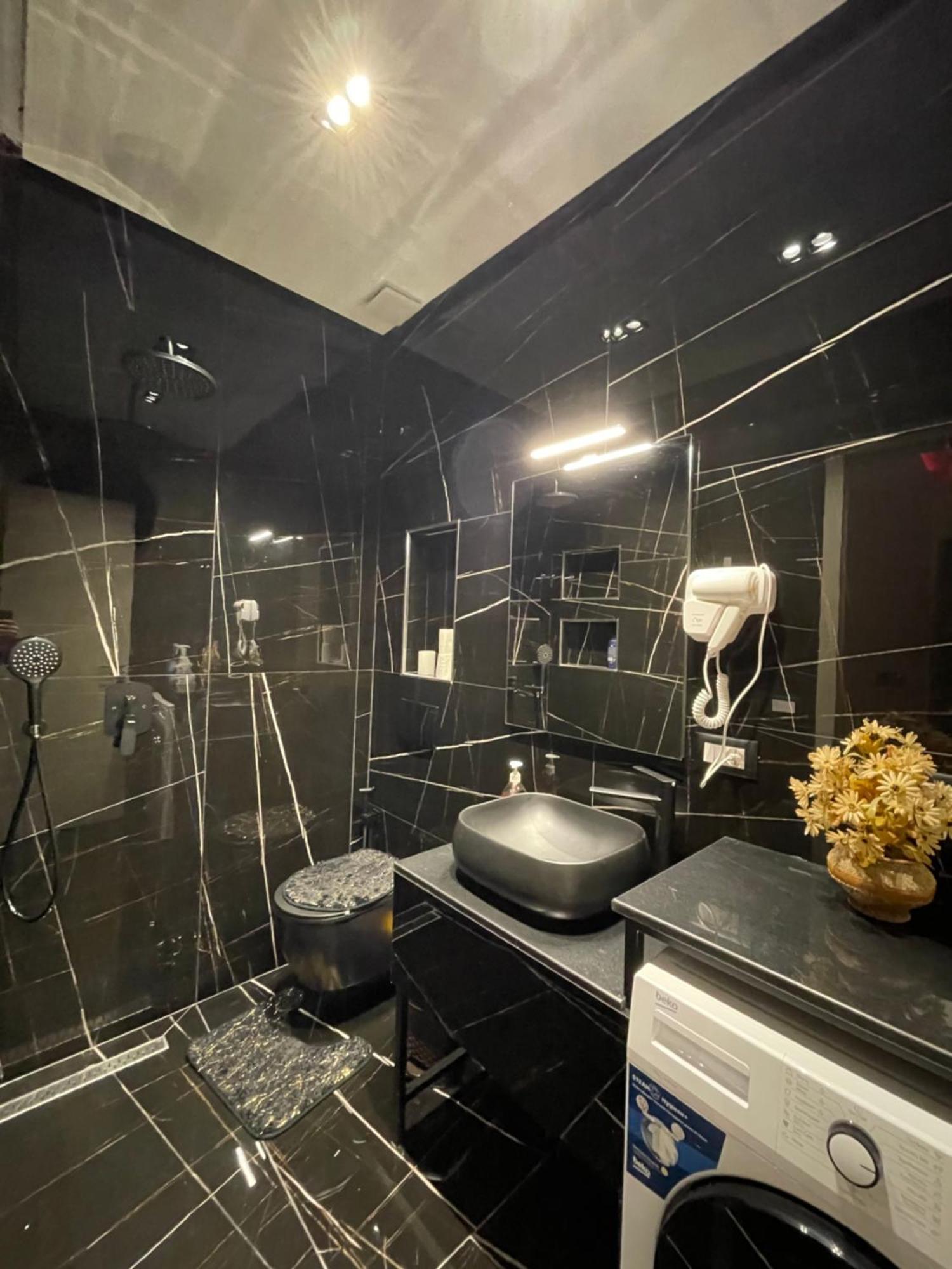 Sueno Apartments & Suites Тирана Экстерьер фото