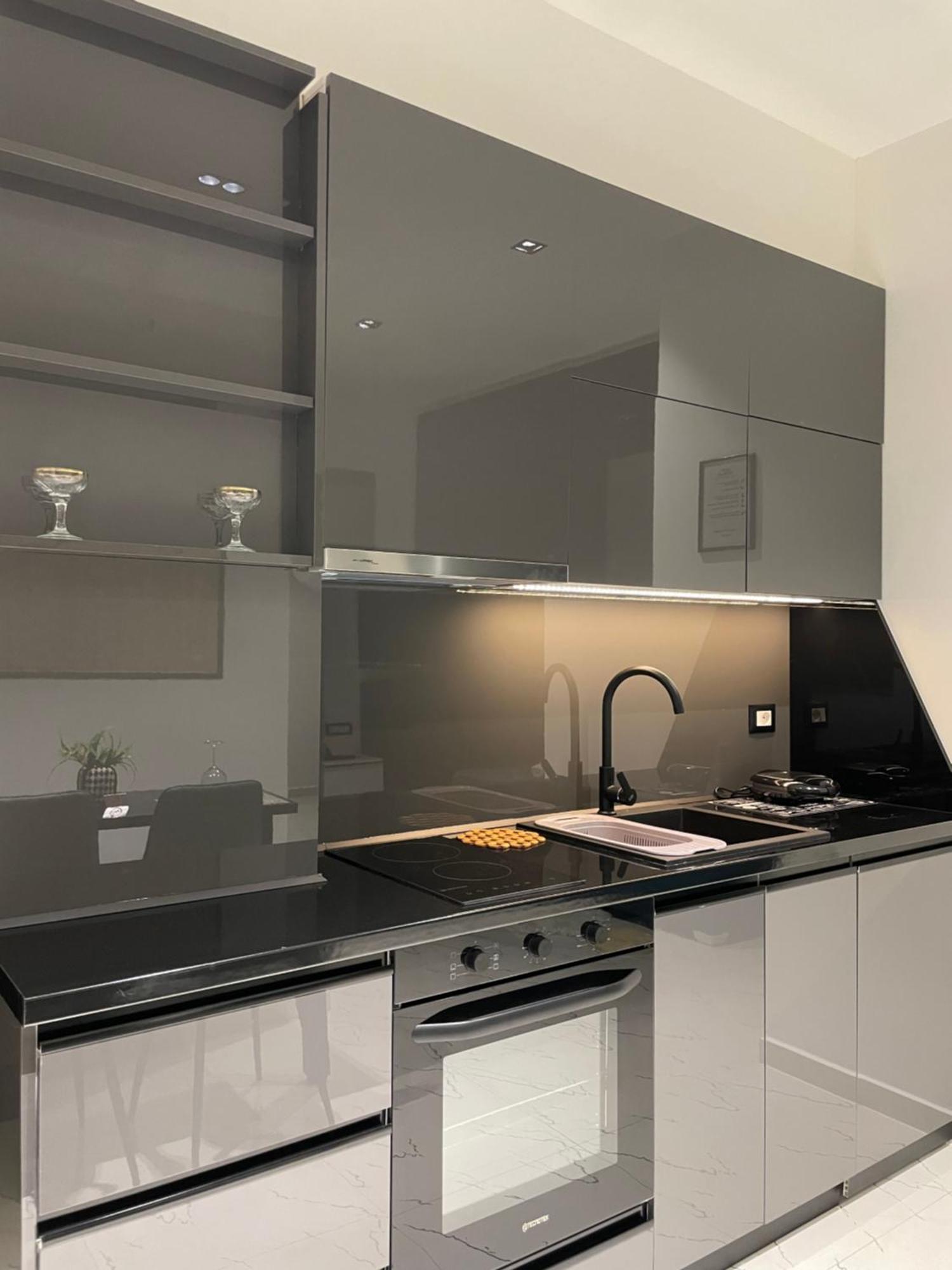 Sueno Apartments & Suites Тирана Экстерьер фото