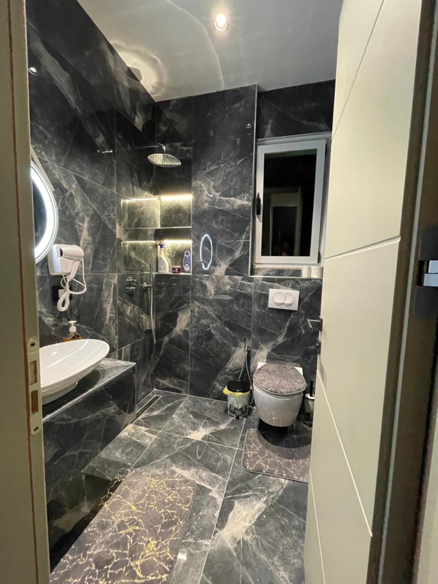 Sueno Apartments & Suites Тирана Экстерьер фото