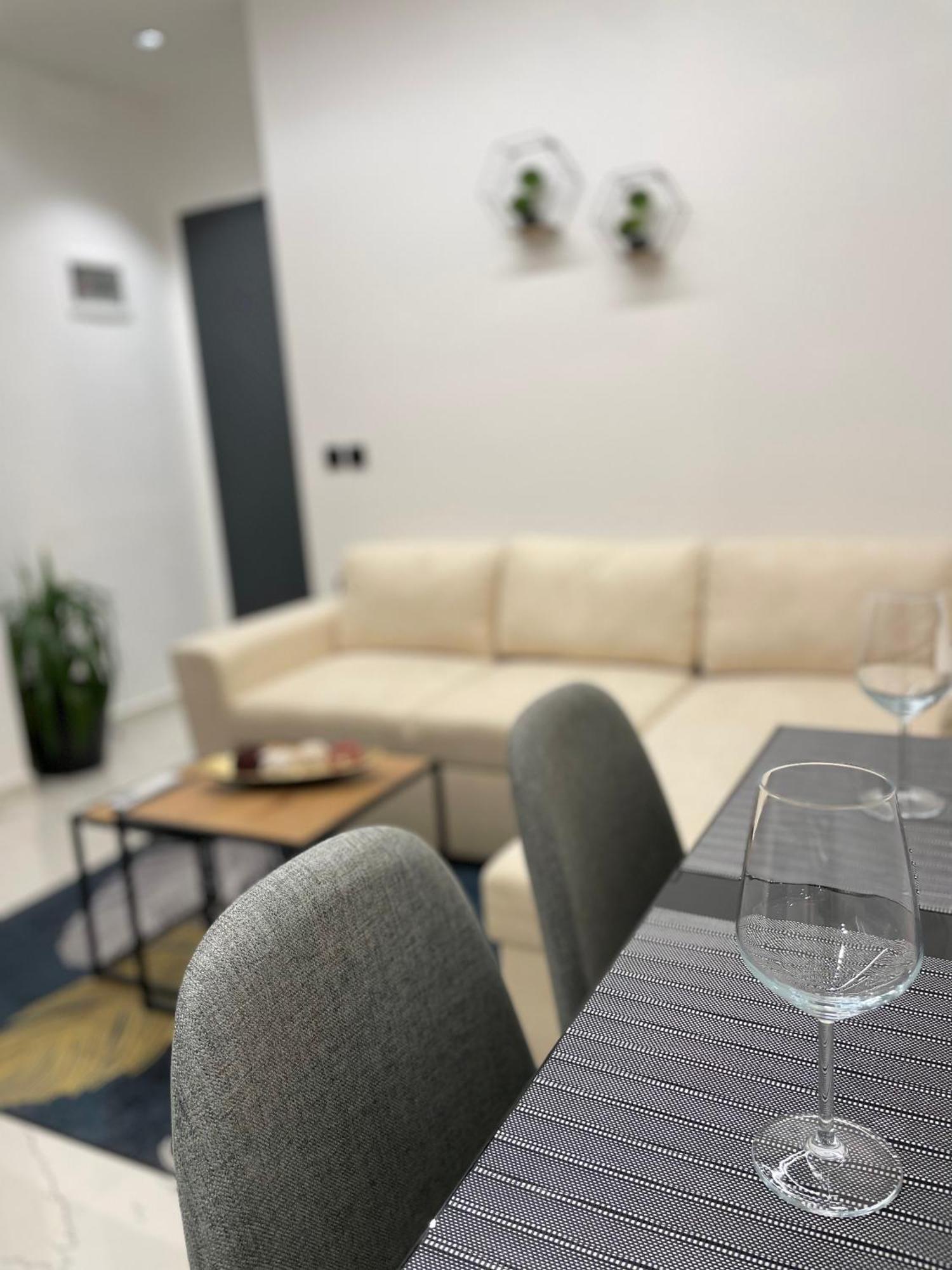 Sueno Apartments & Suites Тирана Экстерьер фото